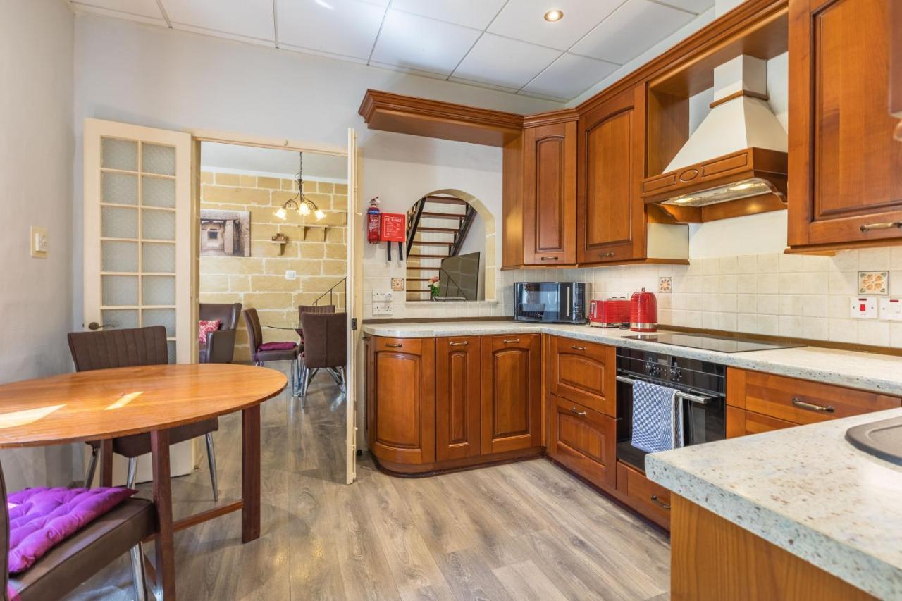 Charming Duplex Apartment In The Centre Of Sliema Exterior foto